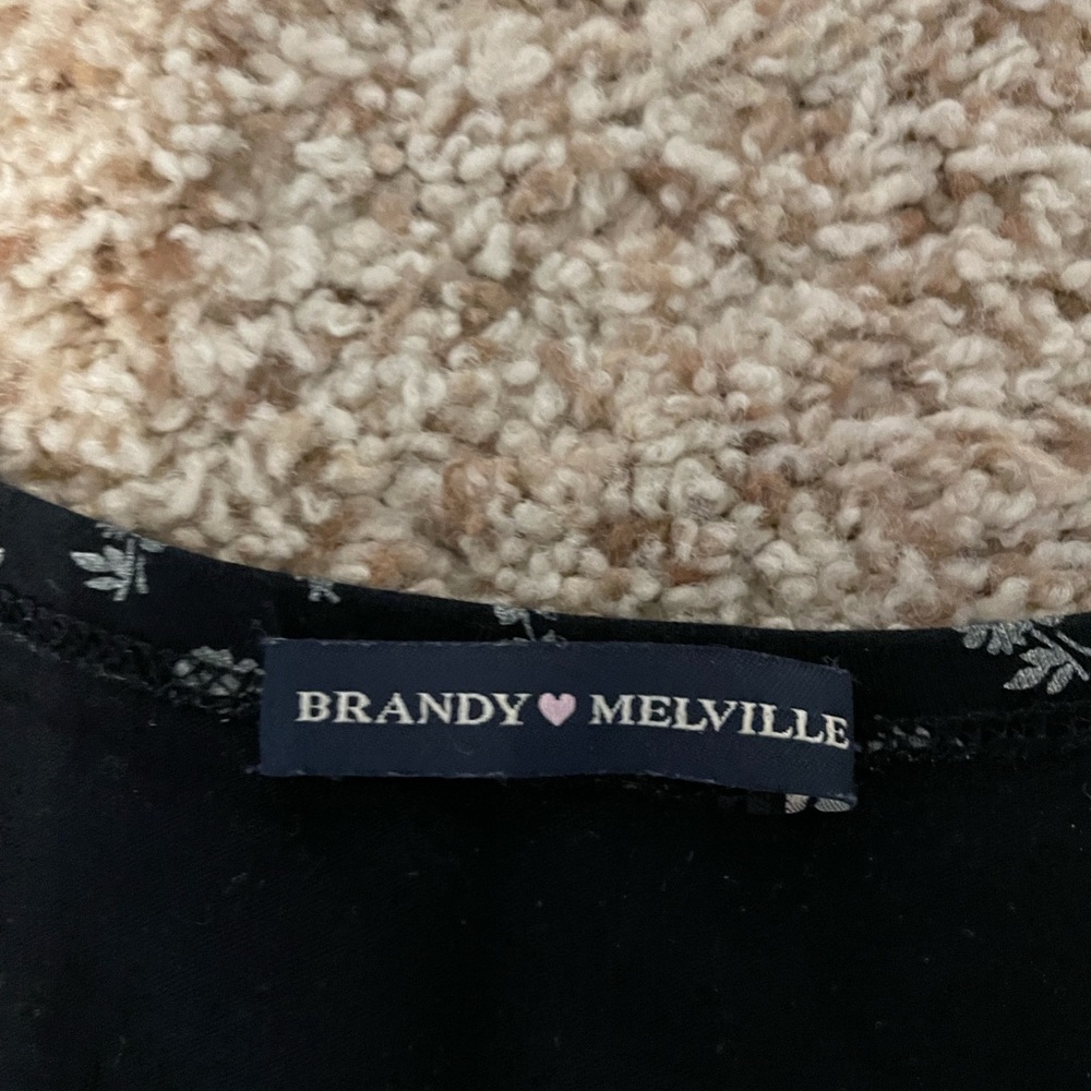COPY - BRANDY MELVILLE floral crop top - Picture 3 of 4